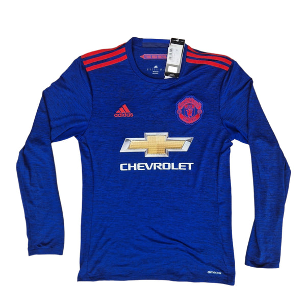 front of 2016/17 Man United Lonsleeve away jersey 