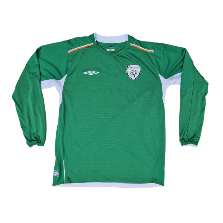 front of 2004/05 Longsleeve Ireland Football Jersey 