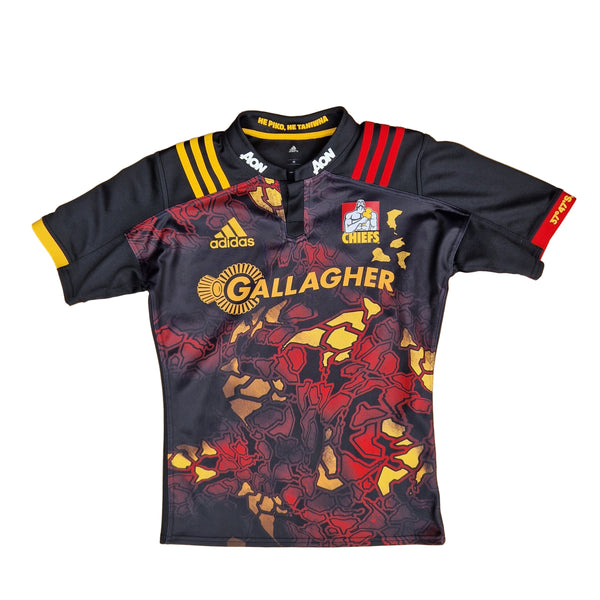 front of 2016/17 Waikato Chiefs Jersey 