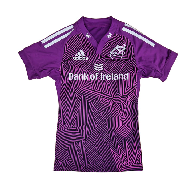 Front of 2022 2023 Munster rugby training jersey