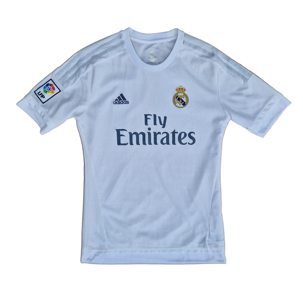 Front of 2015 2016 Real Madrid shirt