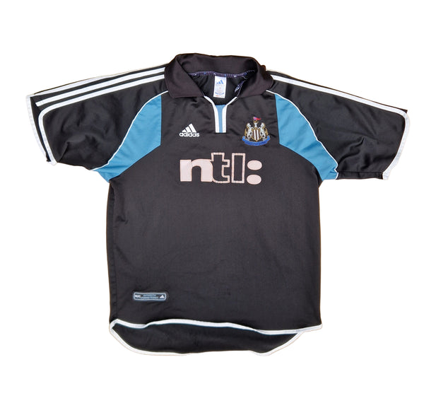 Front of 2000/01 Newcastle Away Shirt