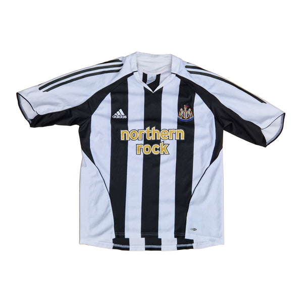 Front of 2005/07 Newcatle United shirt