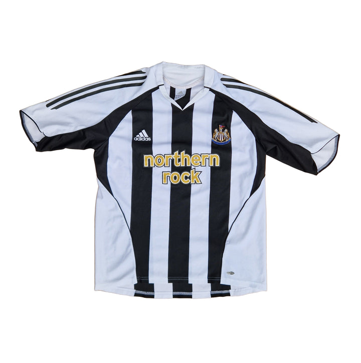 Front of 2005/07 Newcatle United shirt