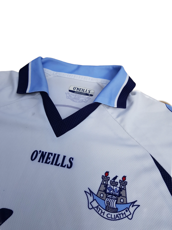Collar of front of Vintage classic White Dublin Goalkeeper jersey from 2006