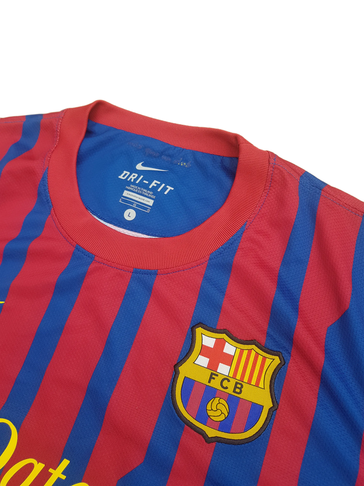 Collar of vintage 2011/12 Barcelona Shirt