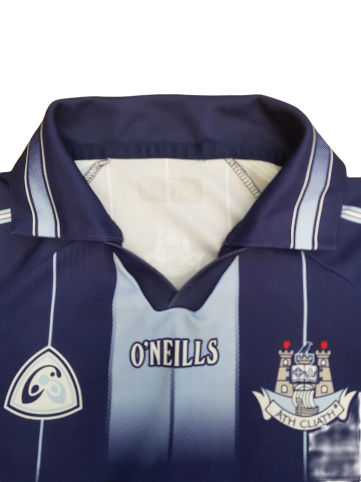 Collar of 2004/06 vintage Dublin GAA Goalkeeper Jersey