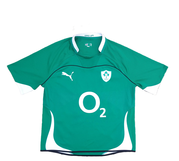 Front of classic retro Puma 2010/11 Ireland Rugby Jersey